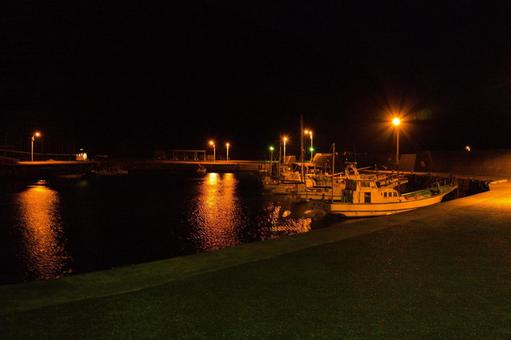 夜の漁港　画像